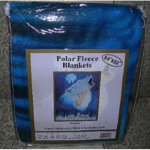 New Cozy Wolf Moon Fleece Throw Camp Blanket Pack Animal Print Howl Gift Soft - Picture 3 of 3